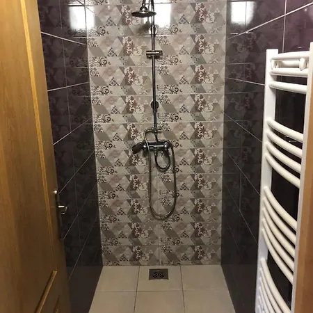 Nyugalmas Vendeghaz Apartment *